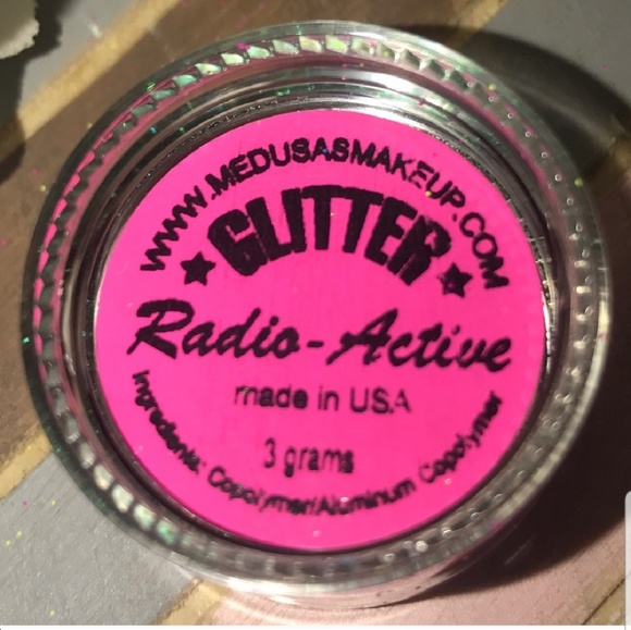 ⭐HP⭐💙🌟🧚‍♀️RADIOACTIVE Medusa Makeup Glitter Pot NWOTag - Picture 4 of 7